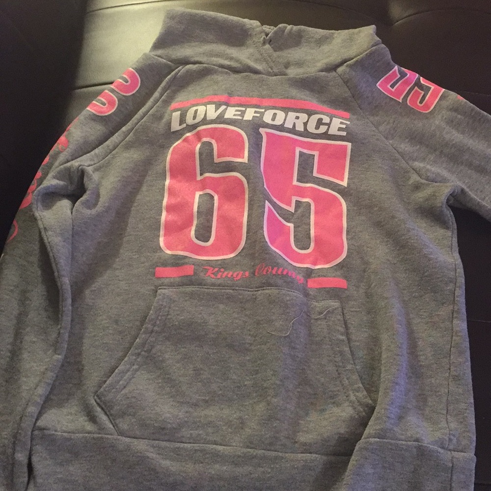 Hooded sweat shirt